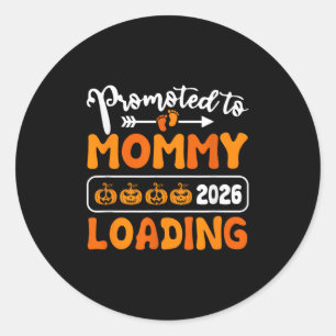 Adesivo Promovido À Mamãe 2026 Carregando O Halloween De B
