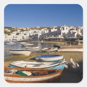 Adesivo Quadrado A cidade portuária com barcos de pesca coloridos