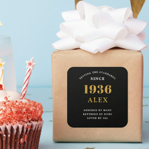 Adesivo Quadrado Aniversário de 90 anos Nome 1936 Preto Dourado Ele