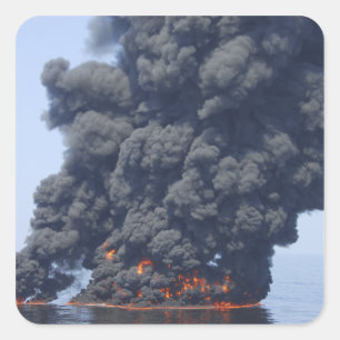 Adesivo Quadrado As nuvens de fumo escuras e de fogo emergem 2