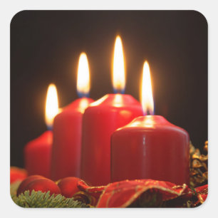 Adesivo Quadrado As velas vermelhas de um advento envolvem-se com