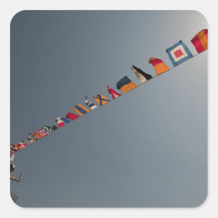 Adesivo Quadrado Bandeiras voam sobre o convés do USS Iwo Jima