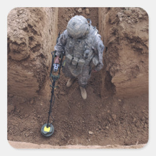 Adesivo Quadrado Buscas do especialista para um esconderijo das