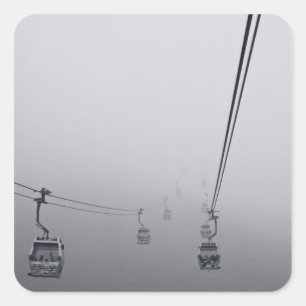Adesivo Quadrado Cable Car Ngong Ping em nevoeiro espesso