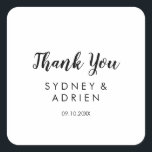 Adesivo Quadrado Caligrafia Simples Obrigado A Favor<br><div class="desc">Esta simples obrigado de casamento de caligrafia que você favorece é perfeita para um casamento elegante. O clássico design apresenta tipografia rústica em preto e branco com um toque moderno minimalista.</div>