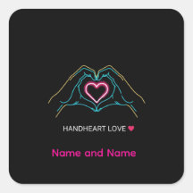 Casal Realista de Luxo de Mão Dada com Aliança de 