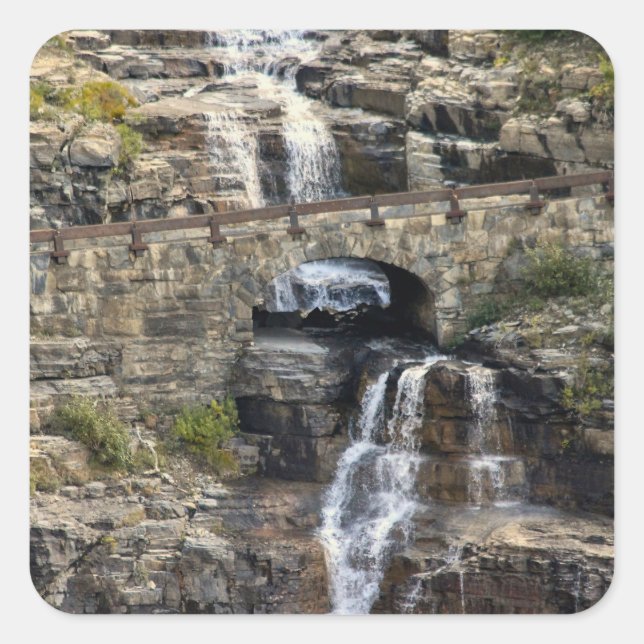 Adesivo Quadrado Cascata Através da Pedra (Frente)