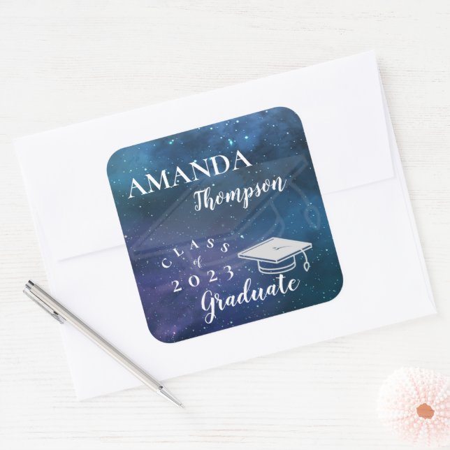 Adesivo Quadrado Classe De Galáxia Verde Verde Azul Cuta De Graduaç (Envelope)