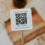 Adesivo Quadrado Código QR personalizado para pequenas empresas com<br><div class="desc">Este adesivo quadrado de código QR personalizado para pequenas empresas com tipografia chic é perfeito para um proprietário de pequena empresa. O design simples apresenta tipografia minimalista clássica em preto e branco com um toque rústico boho. Personalizável em qualquer cor.</div>