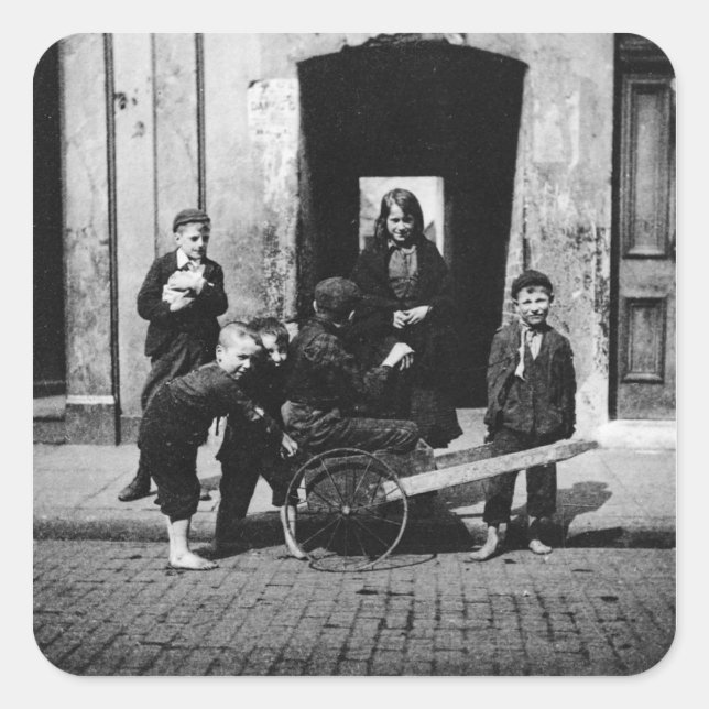 Adesivo Quadrado Crianças numa favela de Londres (Frente)