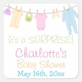 Adesivo Quadrado É uma festa surpresa de Chá de fraldas de roupas