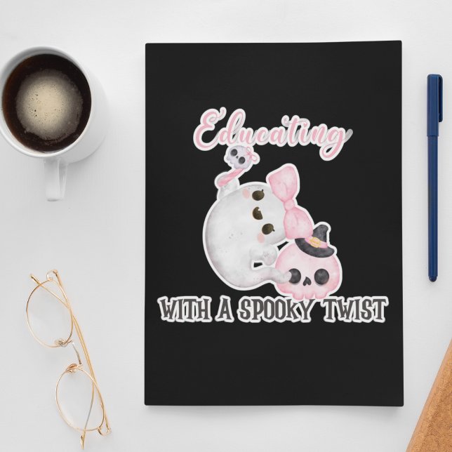 Adesivo Quadrado Educando com um professor de Dia das Bruxas assust (HALLOWEEN TEACHER GHOST STICKER)