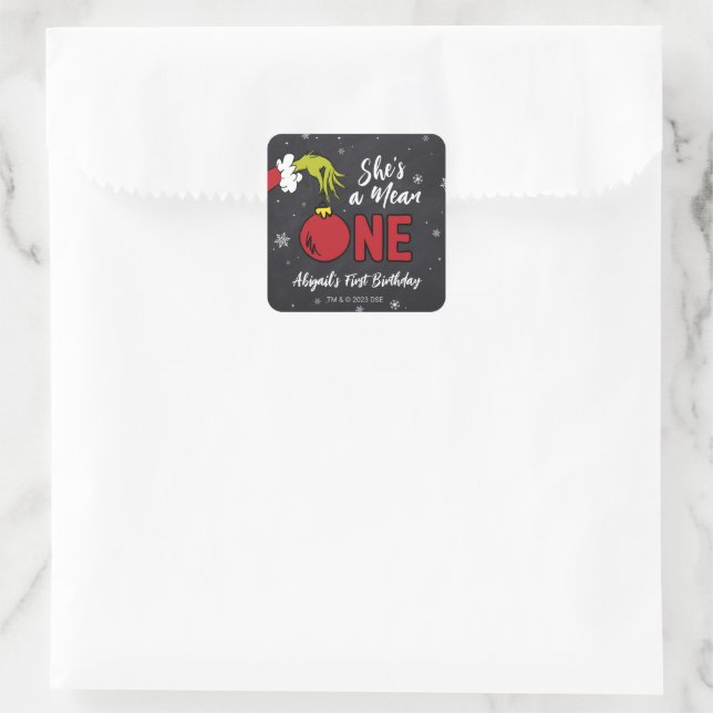 Adesivo Quadrado Ela é uma Pessoinha | Aniversário Grinch (Bolsa)