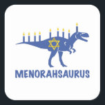 Adesivo Quadrado Engraçado Hanukkah Dinossauro Menorah Saurus Dino<br><div class="desc">Feliz Hanukkah Dinosaur Menorahsaurus. Dinossauro bonito e bobo com velas menorah nas costas. Isso faz um presente de vadia ou aniversário incrível para um amante de ciência e dino ou paleontólogo.</div>