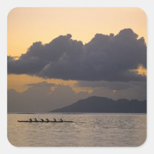 Adesivo Quadrado Equipe de canoas despoletada pratica na costa