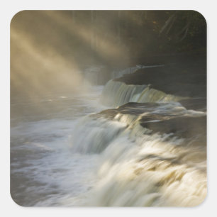 Adesivo Quadrado EUA, Michigan, Península Superior. Sunbeams em