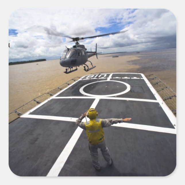 Adesivo Quadrado Eurocopter brasileiro se prepara para aterrissar (Frente)