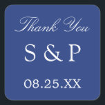 Adesivo Quadrado Favor do Casamento Azul Escuro Obrigado Sticker<br><div class="desc">Favor de Casamento Azul Escuro Obrigado Sticker,  personalize com as iniciais do casal e a data do casamento,  usando a modelo de personalização online antes de fazer o pedido.</div>