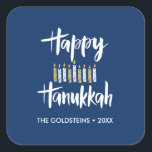 Adesivo Quadrado Feliz Hanukkah velas amarelas azuis<br><div class="desc">Fale com você Chanucá por e-mail ou seu presente para as festas com esses adesivos engraçados com "Feliz Chanucá" na tipografia moderna escovada e uma decoração de velas em amarelo e azul. Adicione seu nome ou mensagem usando o modelo</div>