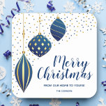 Adesivo Quadrado Feliz Natal Azul Ornaments Feriado<br><div class="desc">Vestidos de Natal que você pode usar para qualquer coisa! Os ornamentos e pontos da árvore de Natal Elegante,  azul e dourada,  com os seus detalhes em letra chic. Sacos de presentes,  papel de tecidos,  convites e muito mais na nossa loja.</div>