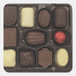Adesivo Quadrado fim-acima de uma caixa de chocolates assorted