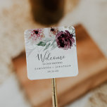 Adesivo Quadrado Floral Romance Wedding Welcome<br><div class="desc">Estes adesivos florais de boas-vindas do romance são perfeitos para um casamento elegante. A moderna design do bico rústico apresenta flores românticas a aquarela em tons macios de burgundy, mauve, rosa-pincel e branco-creme com folhas verdes. Personalize esses adesivos com a localização do seu casamento, nomes e data do casamento. Essas...</div>