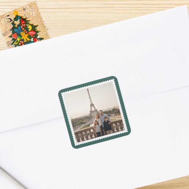 Adesivo Quadrado Frente de Carimbo de Carimbo Personalizado Verde (Your photo with a postage stamp border for personalized envelope seals or gift wrap)
