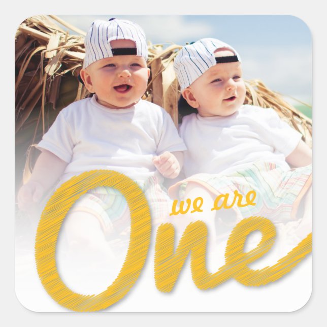 Adesivo Quadrado Gêmeos Divertidos do Grande Esboço Amarelo 1º Aniv (Frente)