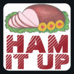 Adesivo Quadrado HAM IT UP Funny Holiday Foodie Vinhetas de Natal<br><div class="desc">O Sticker apresenta uma ilustração marcadora original de um presunto de férias esmaltado numa plataforma com abacaxi. HAM IT UP é impresso por baixo em uma fonte engraçada. Perfeito como estoque ou para cartazes de férias ou projetos de artesanato!</div>