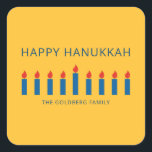Adesivo Quadrado Happy Hanukkah | Saudação Simples e Moderna da Vel<br><div class="desc">Esta é uma design simples,  minimalista e moderna do Menorah ou dos castigos do templo.</div>