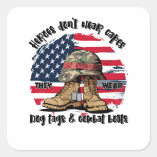 Adesivo Quadrado Heróis - Vestem Dog tags e combatem botas