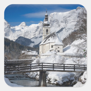 Adesivo Quadrado Igreja na neve com montanhas alpes