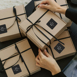 Adesivo Quadrado Iniciais de Nomes Negros Modernos