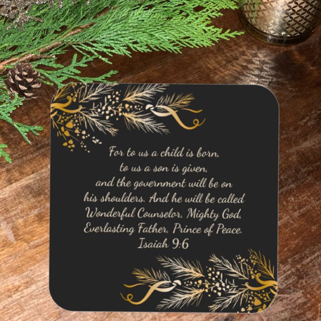 Adesivo Quadrado Isaiah 9:6 Para Nós Uma Criança É Nascer Bíblia Na (Isaiah 9:6 To us a child is born Bible Scripture Sticker. Unique golden pine and berry Christmas.)