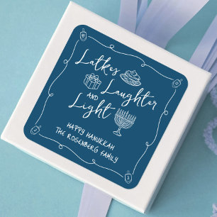 Adesivo Quadrado Latkes de Hanukkah Risos Luz Azul Marinho Desenhad