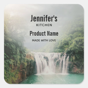 Adesivo Quadrado Linda cachoeira em uma cozinha de floresta de mont