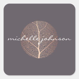 Adesivo Quadrado Logotipo de Folha de Ouro Rosa Elegante no Roxo