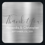 Adesivo Quadrado Luxury Silver Weding Favor Obrigado<br><div class="desc">Silver Wedding Seal Favor Obrigado Sticker. Este adesivo pode ser personalizado para incluir seu nome e data de casamento e ser usado para selar seus convites de casamento ou bolsas de favor. Entre em contato com o designer se você quiser fazer a correspondência de itens.</div>