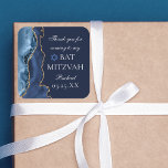 Adesivo Quadrado Marinho Elegante, Festa de Bat Mitzvah, Gato Azul<br><div class="desc">O azul e o ouro marinho elegantes decoram o lado deste adesivo moderno do partido Bat Mitzvah. O nome da sua filha está escrito em um belo roteiro formal sob a Estrela de David. Perfeito para uma família judaica na moda que comemora uma garota sendo chamada para a Torá.</div>