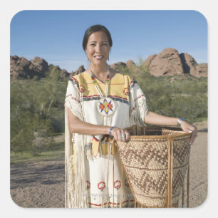 Adesivo Quadrado Mulher do nativo americano na roupa tradicional