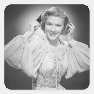 Adesivo Quadrado Mulher no vestido 2