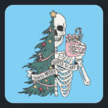 Adesivo Quadrado Natal Sorta Assustadora Feliz de Sorta Engraçado E<br><div class="desc">Sorta Assustada,  Feliz de Sorta. Um adesivo de Natal engraçado com uma árvore de Natal em parte da design,  e então um esqueleto na outra parte. Para aqueles que amam o Natal,  mas também...  não!</div>