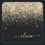 Adesivo Quadrado Nome do Monograma do Sparkle Glitter Negro Dourado<br><div class="desc">Glitter de Sparkle Dourado e Preto escovado Monograma de Metal Nome do Monograma de Papel Etiquetas de Endereço do Sticker. Isto faz o doce e perfeito aniversário de 16 anos, casamento, chá de panela, aniversário, chá de fraldas ou festa de solteira presente para alguém que ama luxo de luxo e...</div>