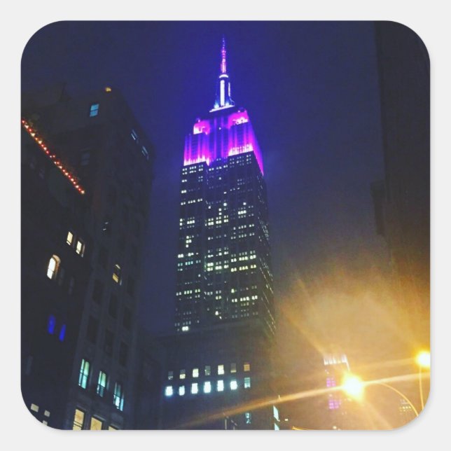 Adesivo Quadrado NYC Skyscraper Purple Empire State Building Night (Frente)