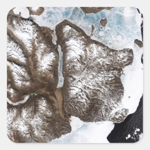 Adesivo Quadrado O gelo marinho alinha a linha costeira em Greenlan