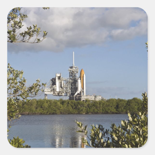 Adesivo Quadrado O Shuttle Atlantis fica pronto (Frente)