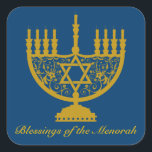 Adesivo Quadrado Ouro Menorah Sticker<br><div class="desc">Um adesivo quadrado com a imagem de uma menorah ouro e texto opcional em azul real. Consulte vinheta de vinilo cortada por medida personalizada,  convite,  etiqueta,  confete e papel de embalagem. Veja toda a coleção do Chanucá Sticker na categoria CARDS & STICKERS na seção HOLIDAYS.</div>