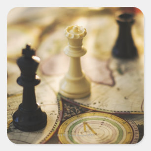 Adesivo Quadrado Partes de xadrez no mapa de Velho Mundo