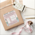 Adesivo Quadrado Patisserie Paris Pink Bat Mitzvah<br><div class="desc">Este bonitinho café francês/padaria/patisserie/paris,  o adesivo Bat Mitzvah da menina,  apresenta um fundo creme com uma pastelaria/padaria/loja de café em rosa. Personalize para suas necessidades. Você pode encontrar mais produtos correspondentes na minha loja.</div>