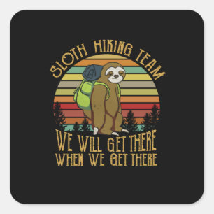 Adesivo Quadrado Presente de Camper Vintage Sloth Hiking Team Ani